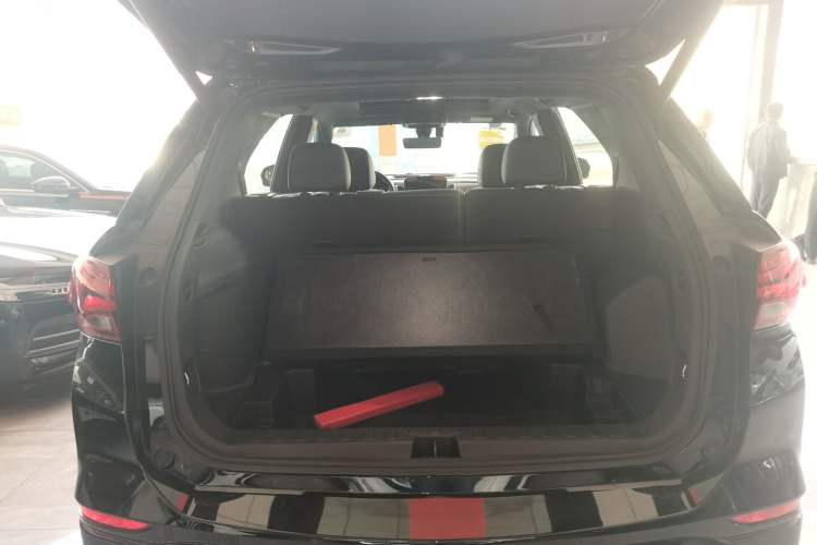 Used Chevrolet Equinox 2022 Mild Hybrid 550T RS Four-Wheel Drive Intelligent Guardian Edition Trunk