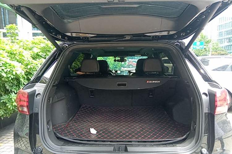 Used Chevrolet Equinox 2022 Mild Hybrid 550T RS Smart Boundary-Setting Edition Trunk
