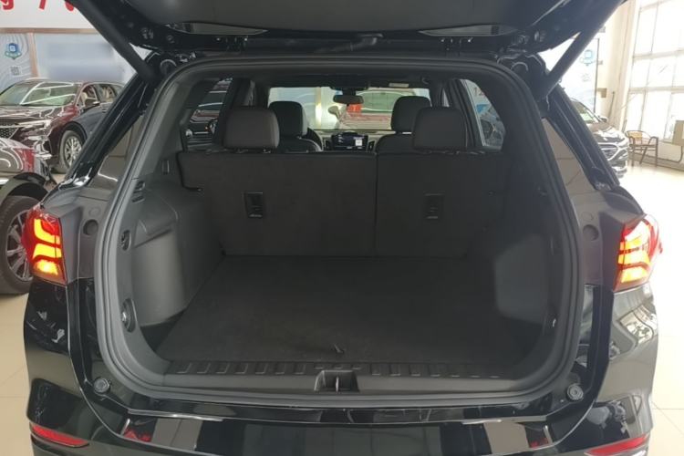 Used Chevrolet Equinox 2022 Mild Hybrid 550T RS Smart Boundary-Setting Edition Trunk