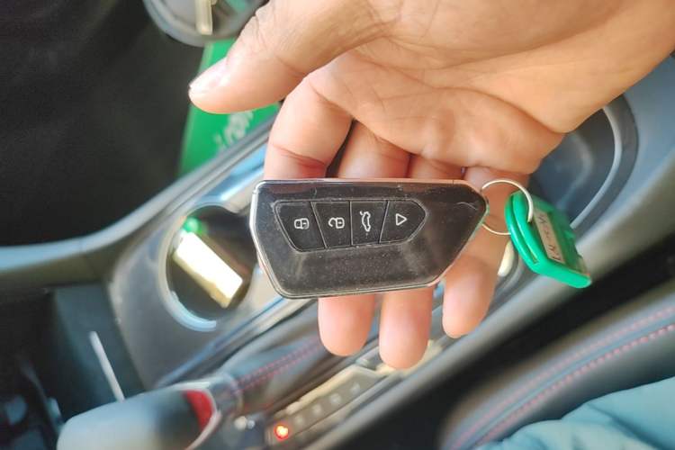 Used Chevrolet Equinox 2022 Mild Hybrid 550T RS Smart Boundary-Setting Edition Vehicle Key