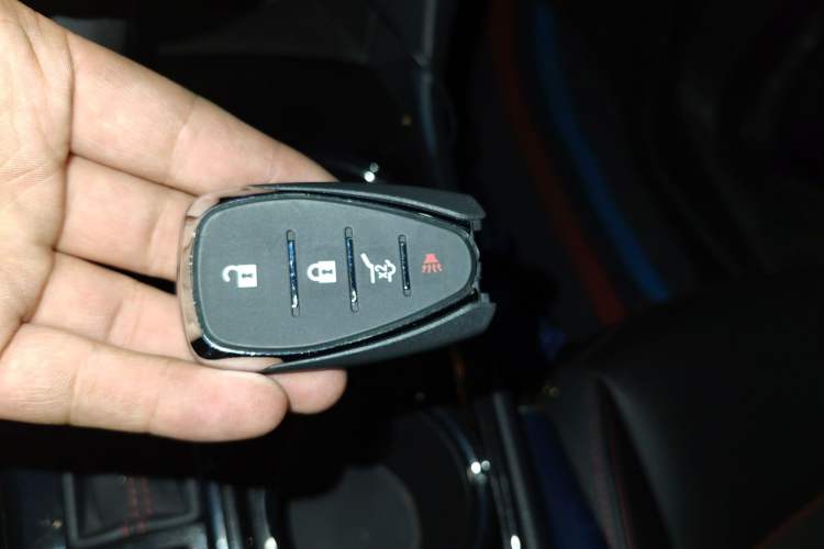 Used Chevrolet Equinox 2022 Mild Hybrid 550T RS Smart Boundary-Setting Edition Vehicle Key