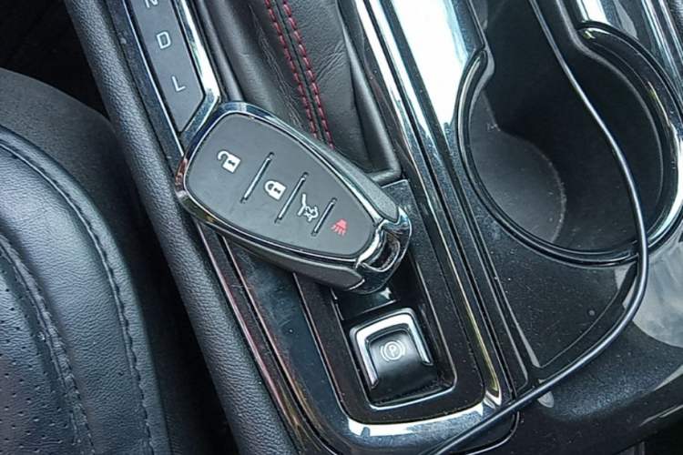 Used Chevrolet Equinox 2022 Mild Hybrid 550T RS Smart Boundary-Setting Edition Vehicle Key