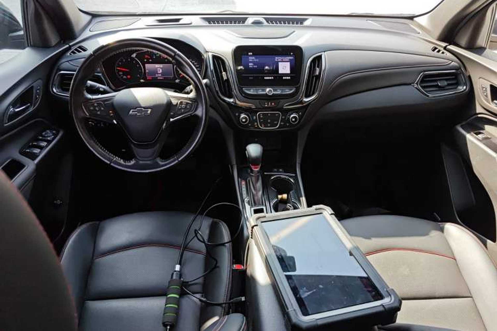 Used Chevrolet Equinox 2022 Mild Hybrid 550T RS Four-Wheel Drive Intelligent Guardian Edition Center Console