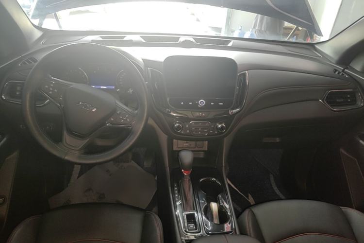 Used Chevrolet Equinox 2022 Mild Hybrid 550T RS Smart Boundary-Setting Edition Center Console