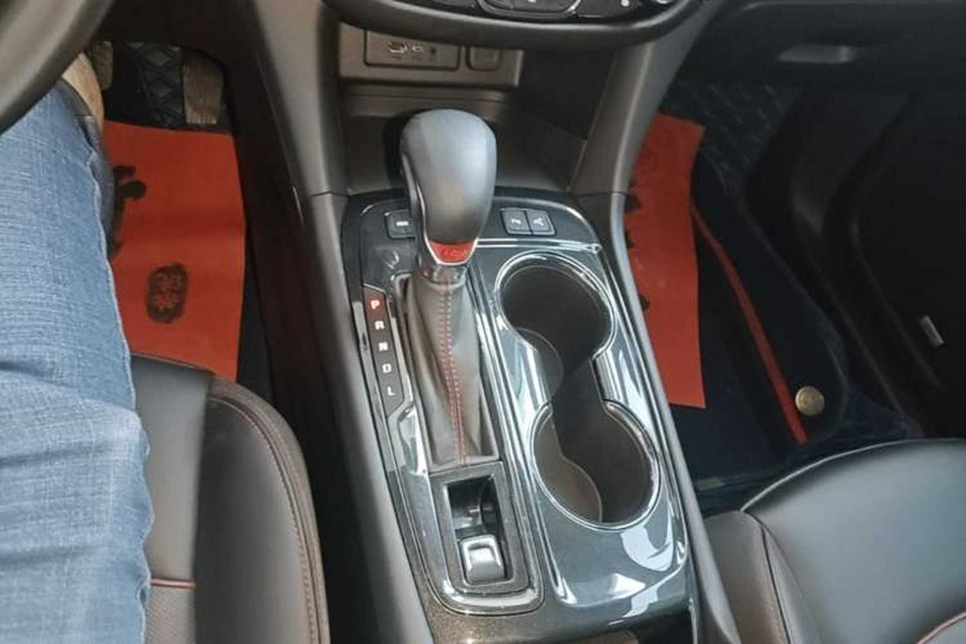 Used Chevrolet Equinox 2022 Mild Hybrid 550T RS Four-Wheel Drive Intelligent Guardian Edition Gear Lever