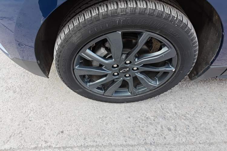 Used Chevrolet Equinox 2022 Mild Hybrid 550T RS Four-Wheel Drive Intelligent Guardian Edition Left Front Wheel Hub