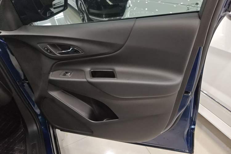 Used Chevrolet Equinox 2022 535T Chijie Edition Right Front Door Interior