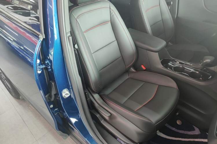 Used Chevrolet Equinox 2022 Mild Hybrid 550T RS Smart Boundary-Setting Edition Right Front Seat
