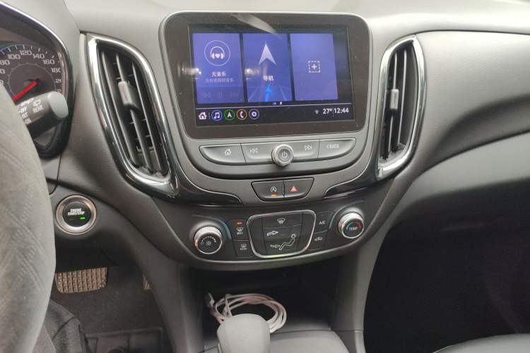 Used Chevrolet Equinox 2022 535T Chijie Edition Audio And AC Panel