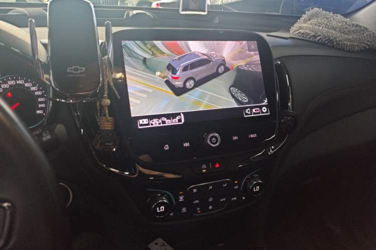 Used Chevrolet Equinox 2022 Mild Hybrid 550T RS Smart Boundary-Setting Edition Audio And AC Panel