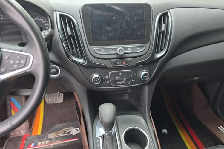 Used Chevrolet Equinox 2022 535T Chijie Edition Audio And AC Panel