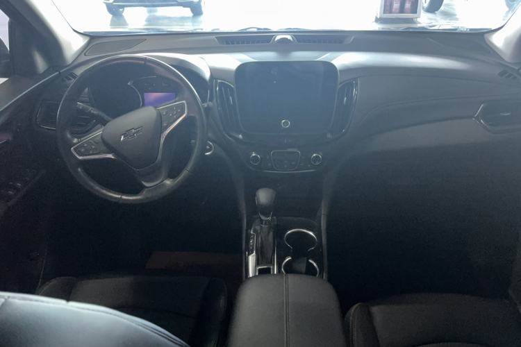 Used Chevrolet Equinox 2022 535T YuJie Edition Center Console