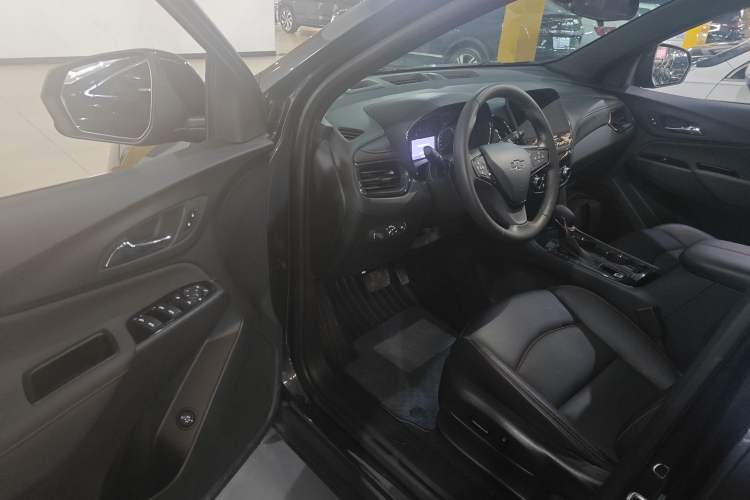 Used Chevrolet Equinox 2022 Mild Hybrid 550T RS Smart Boundary-Setting Edition Driver Seat