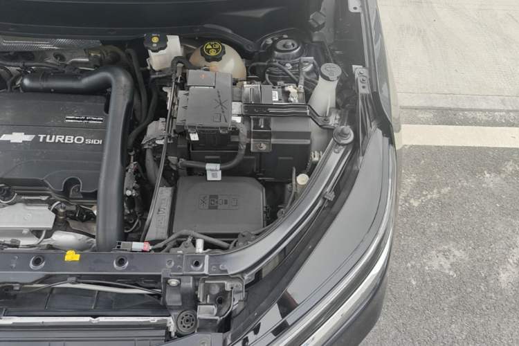 Used Chevrolet Equinox 2022 535T Chijie Edition Engine Bay Left