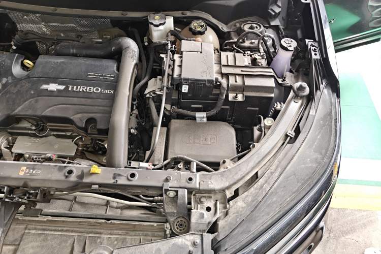 Used Chevrolet Equinox 2022 535T Chijie Edition Engine Bay Left
