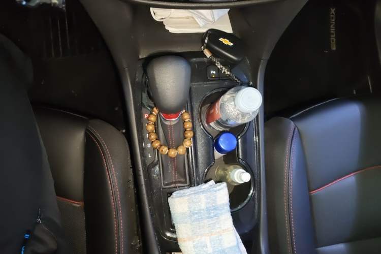 Used Chevrolet Equinox 2022 Mild Hybrid 550T RS Four-Wheel Drive Intelligent Guardian Edition Gear Lever
