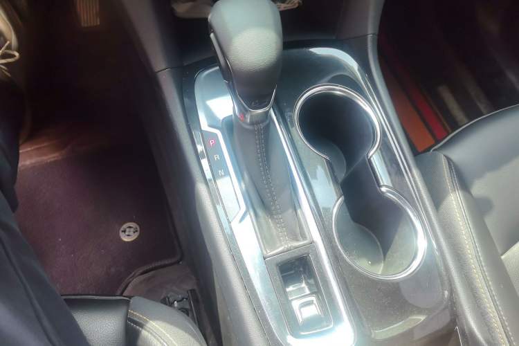 Used Chevrolet Equinox 2022 535T YuJie Edition Gear Lever
