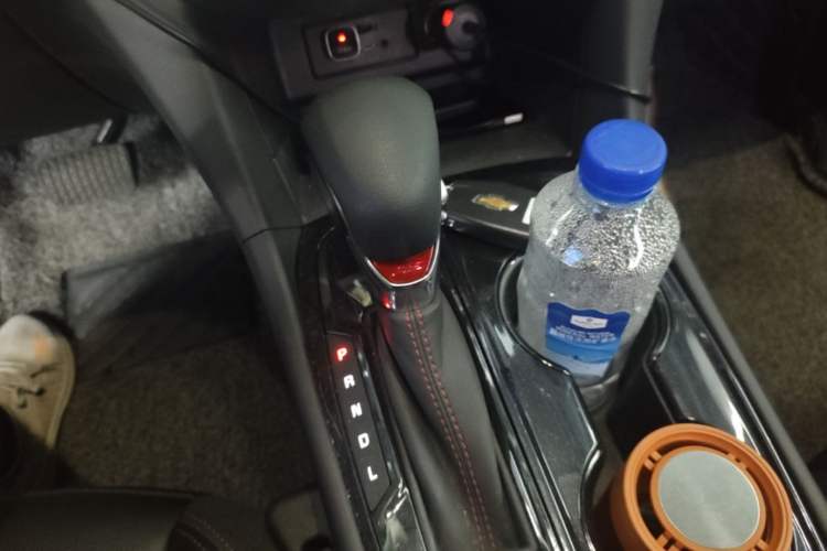 Used Chevrolet Equinox 2022 Mild Hybrid 550T RS Smart Boundary-Setting Edition Gear Lever