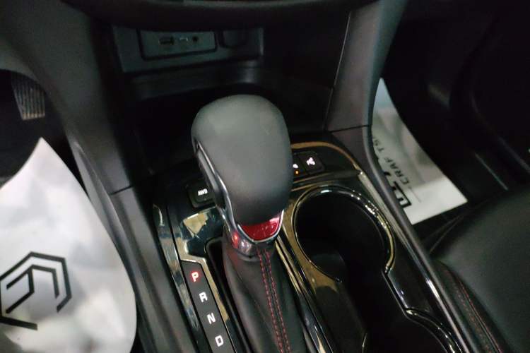 Used Chevrolet Equinox 2022 Mild Hybrid 550T RS Four-Wheel Drive Intelligent Guardian Edition Gear Lever