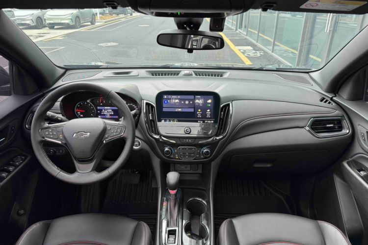 Used Chevrolet Equinox 2022 Mild Hybrid 550T RS Smart Boundary-Setting Edition Interior 1