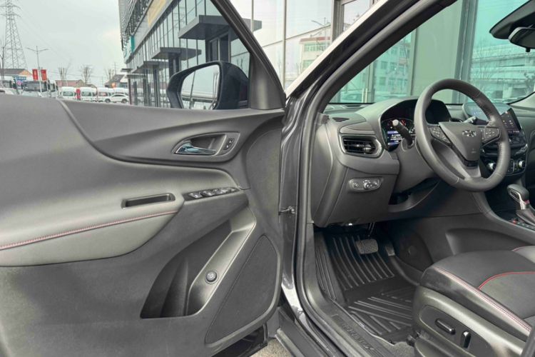 Used Chevrolet Equinox 2022 Mild Hybrid 550T RS Smart Boundary-Setting Edition Interior 5