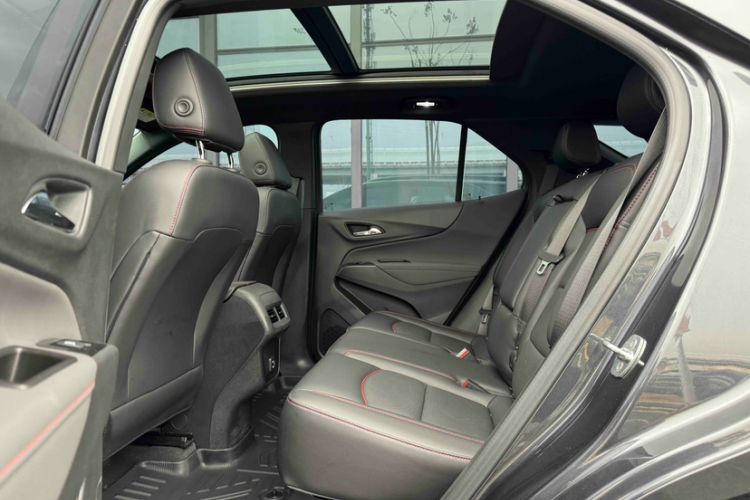 Used Chevrolet Equinox 2022 Mild Hybrid 550T RS Smart Boundary-Setting Edition Interior 6