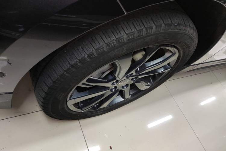 Used Chevrolet Equinox 2022 Mild Hybrid 550T RS Four-Wheel Drive Intelligent Guardian Edition Left Front Wheel Hub