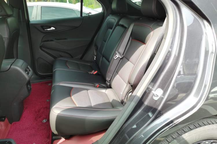 Used Chevrolet Equinox 2022 Mild Hybrid 550T RS Smart Boundary-Setting Edition Left Rear Seat