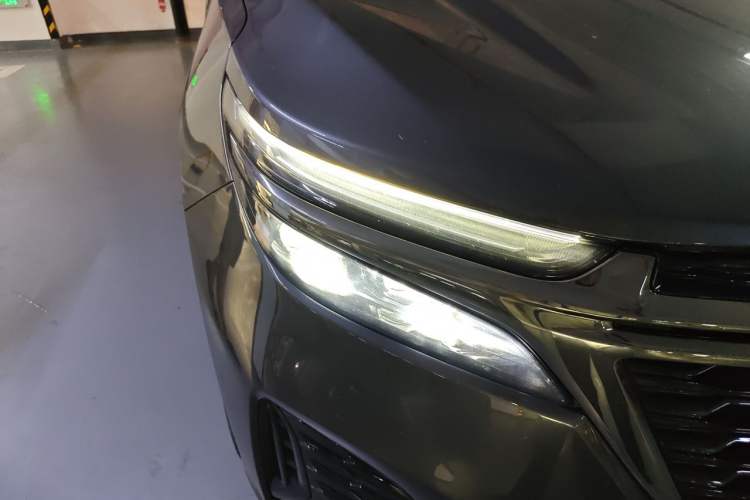 Used Chevrolet Equinox 2022 Mild Hybrid 550T RS Four-Wheel Drive Intelligent Guardian Edition Right Front Headlight