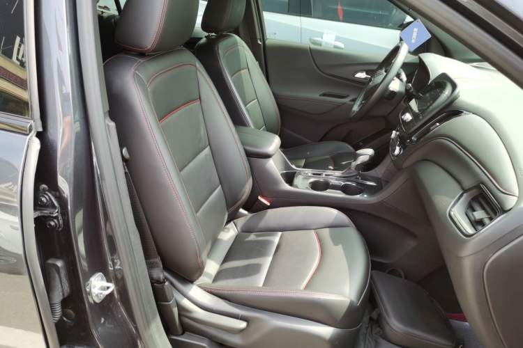 Used Chevrolet Equinox 2022 Mild Hybrid 550T RS Smart Boundary-Setting Edition Right Front Seat