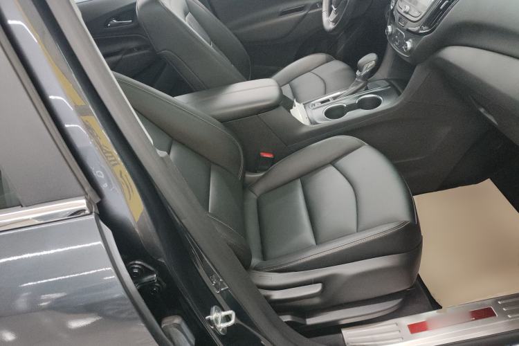 Used Chevrolet Equinox 2022 535T Chijie Edition Right Front Seat