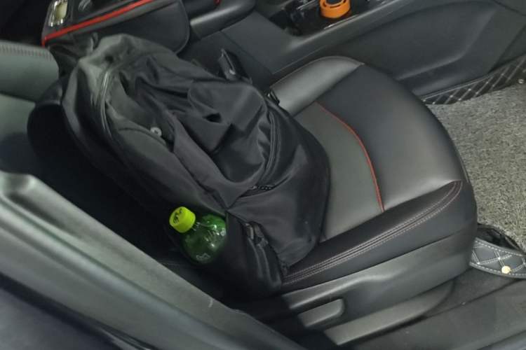 Used Chevrolet Equinox 2022 Mild Hybrid 550T RS Smart Boundary-Setting Edition Right Front Seat