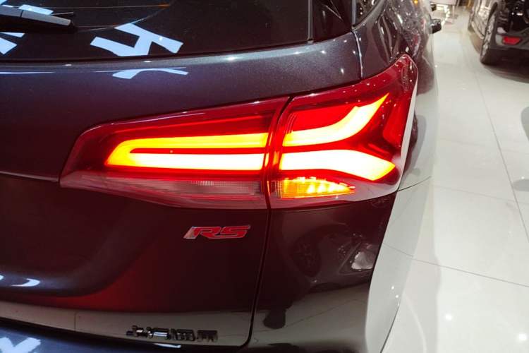 Used Chevrolet Equinox 2022 Mild Hybrid 550T RS Four-Wheel Drive Intelligent Guardian Edition Right Rear Taillight