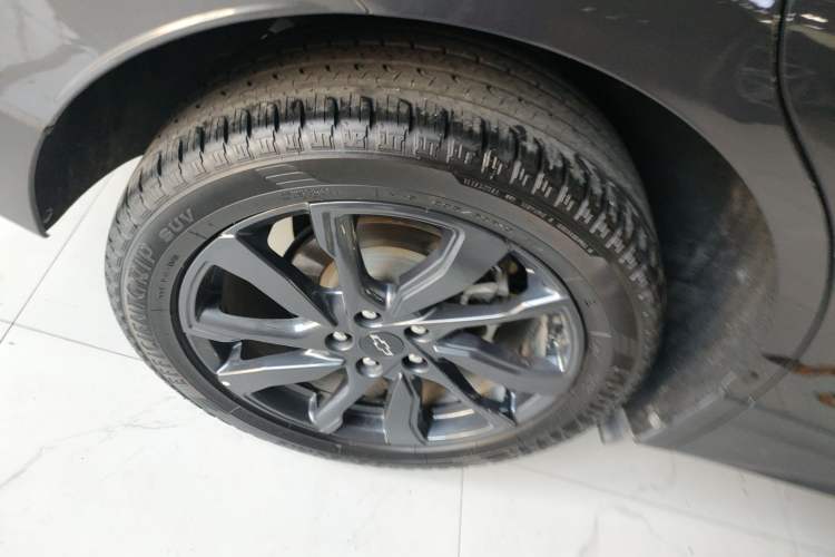 Used Chevrolet Equinox 2022 Mild Hybrid 550T RS Four-Wheel Drive Intelligent Guardian Edition Right Rear Wheel Hub