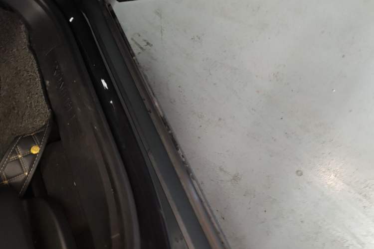 Used Chevrolet Equinox 2022 Mild Hybrid 550T RS Smart Boundary-Setting Edition Right Side Sill