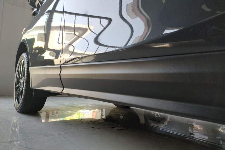Used Chevrolet Equinox 2022 Mild Hybrid 550T RS Four-Wheel Drive Intelligent Guardian Edition Right Side Sill