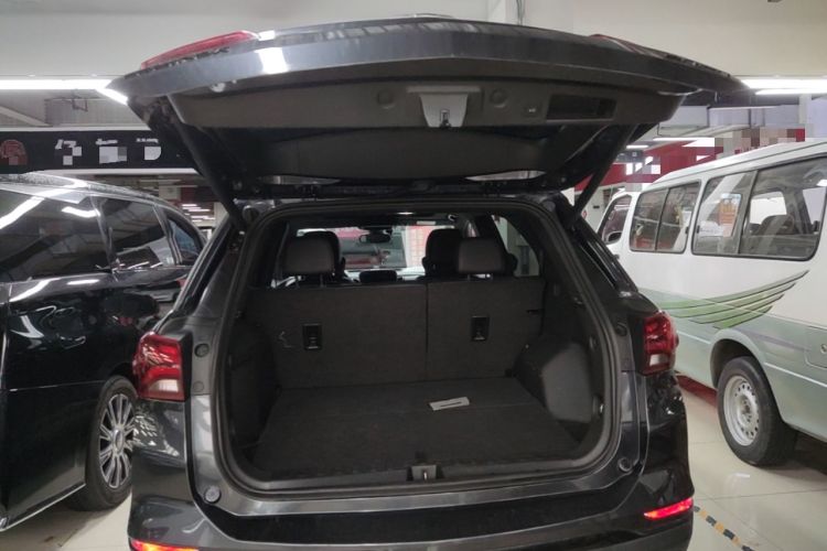 Used Chevrolet Equinox 2022 Mild Hybrid 550T RS Four-Wheel Drive Intelligent Guardian Edition Trunk