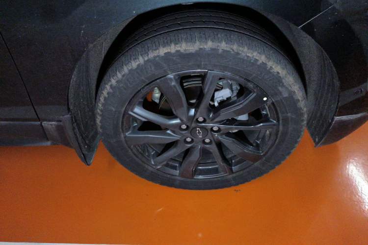 Used Chevrolet Equinox 2022 Mild Hybrid 550T RS Four-Wheel Drive Intelligent Guardian Edition Right Front Wheel Hub