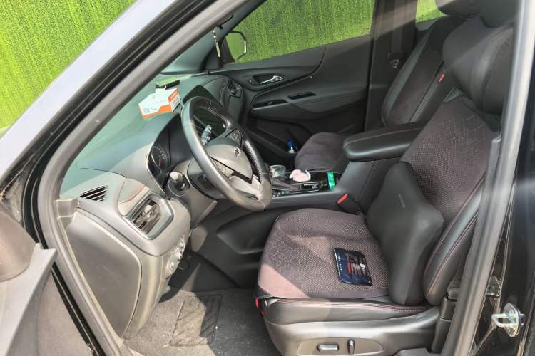 Used Chevrolet Equinox 2022 Light Hybrid 550T RS All-Wheel-Drive Smart Boundary Edition Driver Seat