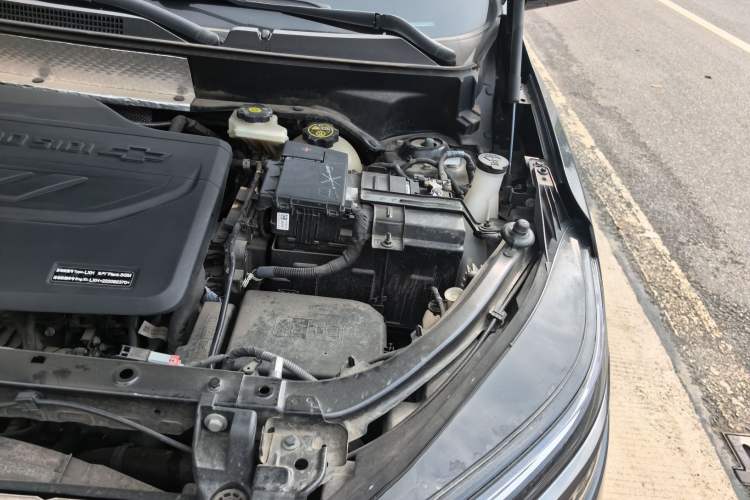 Used Chevrolet Equinox 2022 Light Hybrid 550T RS All-Wheel-Drive Smart Boundary Edition Engine Bay Left