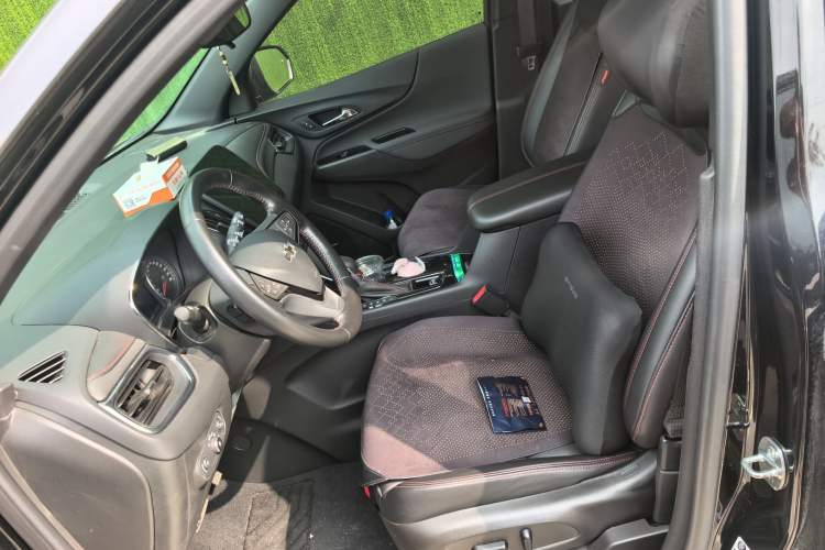Used Chevrolet Equinox 2022 Light Hybrid 550T RS All-Wheel-Drive Smart Boundary Edition Left Front Seat