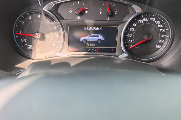Used Chevrolet Equinox 2022 Light Hybrid 550T RS All-Wheel-Drive Smart Boundary Edition Odometer Close Up