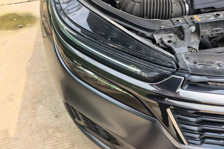 Used Chevrolet Equinox 2022 Light Hybrid 550T RS All-Wheel-Drive Smart Boundary Edition Right Front Headlight