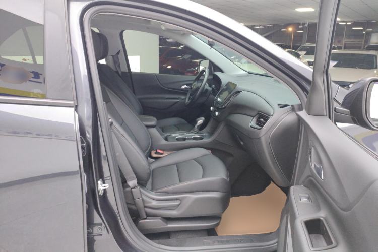 Used Chevrolet Equinox 2022 535T Chijie Edition Right Front Seat