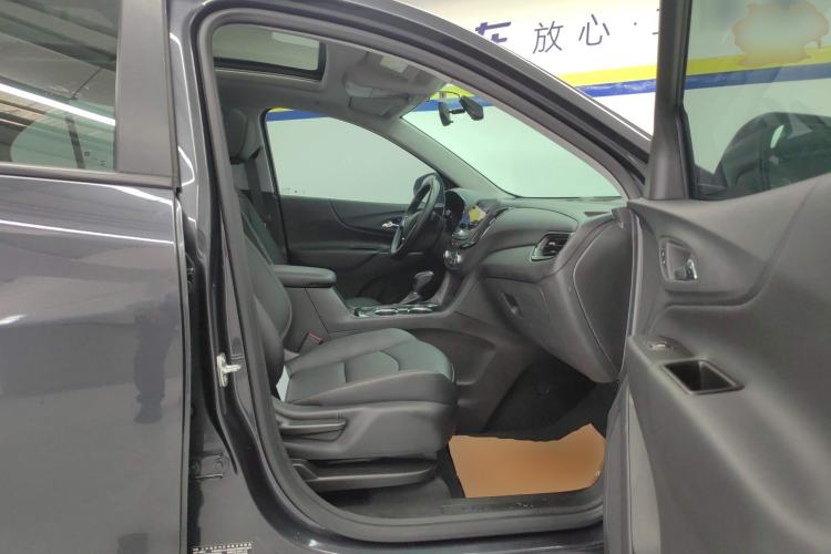 Used Chevrolet Equinox 2022 535T Chijie Edition Right Front Seat