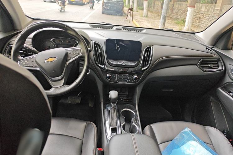 Used Chevrolet Equinox 2022 535T YuJie Edition Center Console