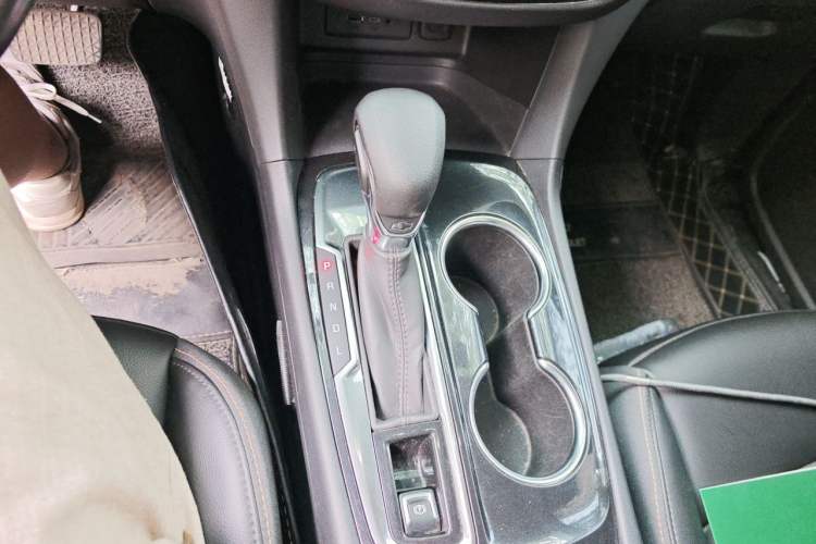 Used Chevrolet Equinox 2022 535T YuJie Edition Gear Lever