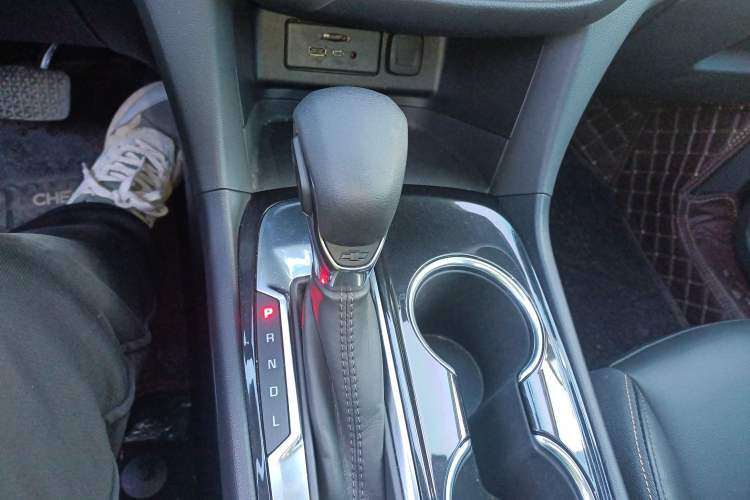 Used Chevrolet Equinox 2022 535T YuJie Edition Gear Lever