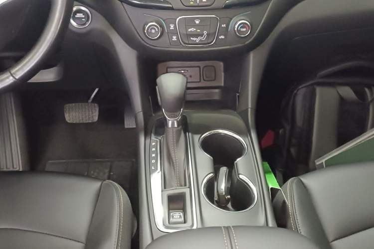 Used Chevrolet Equinox 2022 535T Chijie Edition Gear Lever