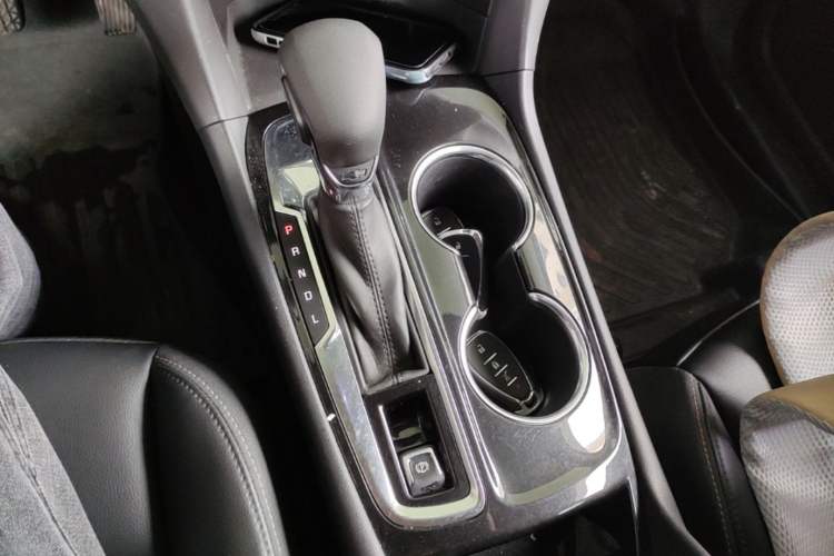 Used Chevrolet Equinox 2022 535T YuJie Edition Gear Lever
